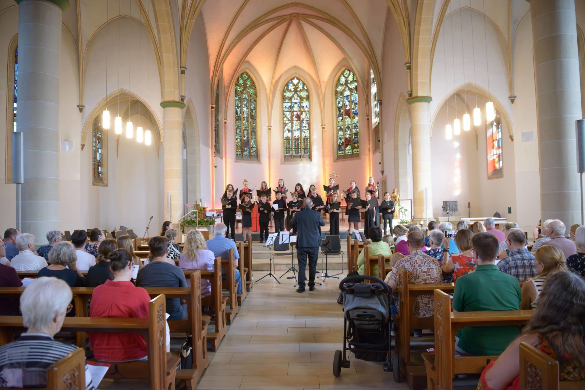 Mehr über den Artikel erfahren 25 Jahre Klosterspatzen: Herzliche Einladung zum großen Jubiläumsgottesdienst!